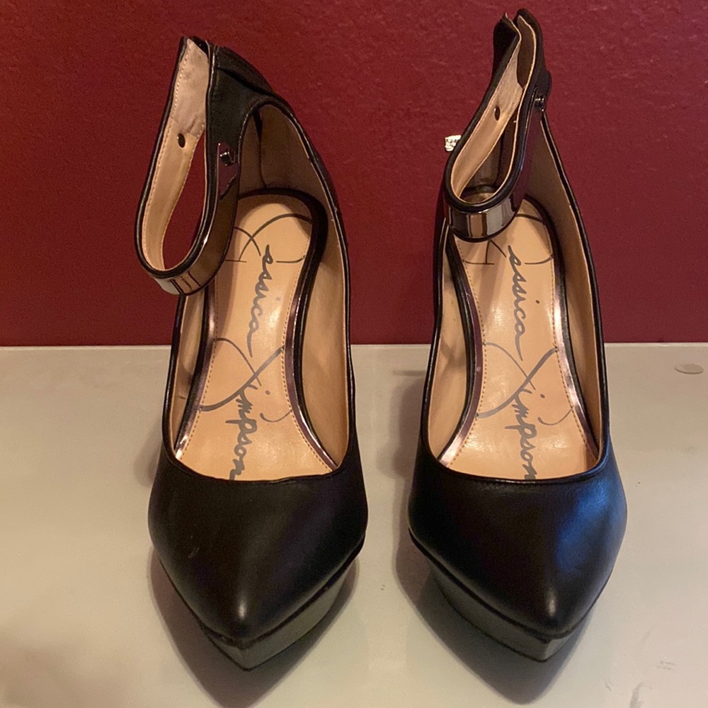 Black heels by Jessica Simpson